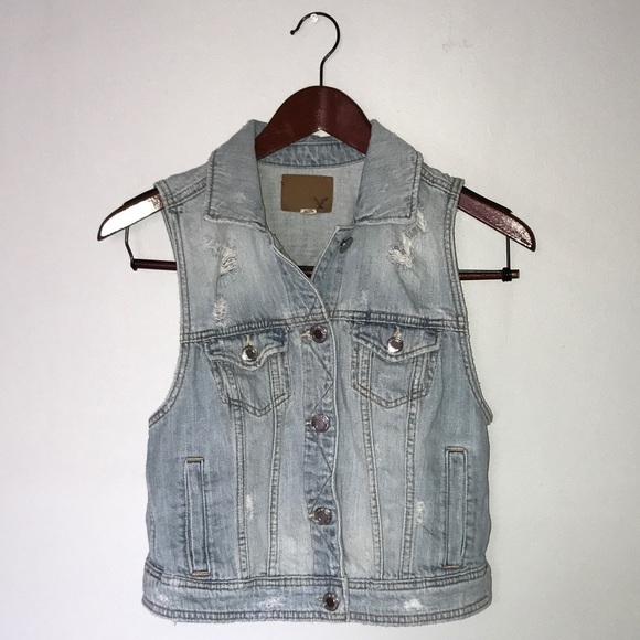 American Eagle Outfitters Jackets & Blazers - AE Light Wash Denim Vest